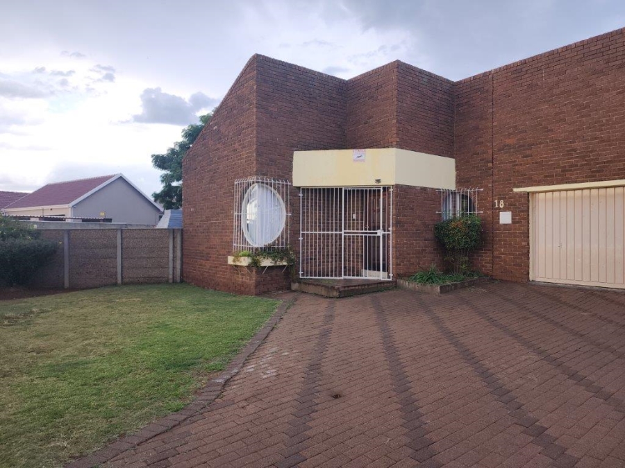 3 Bedroom Property for Sale in Riebeeckstad Free State